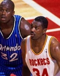 95年奥尼尔第一次打总决赛被火箭横扫，大梦场均32+11，奥尼尔呢