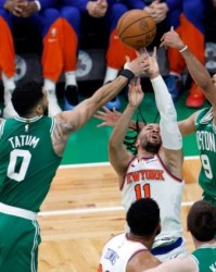 开云App-火灾警报与败局双重奏 绿军数学篮球失灵如何破局